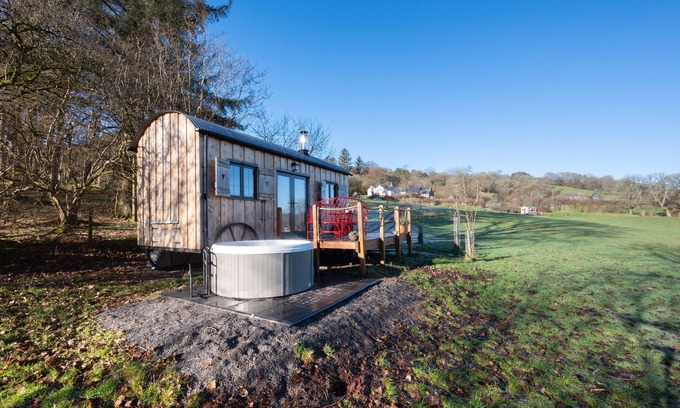 Trecastle House | The Orient Express - One Bedroom House, Sleeps 2