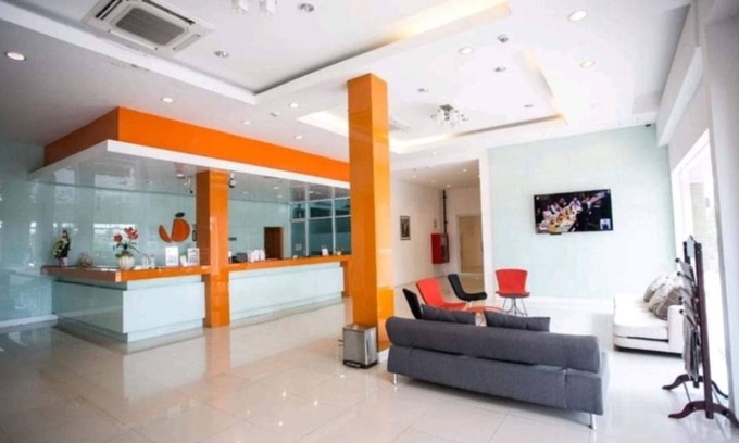 Pak Nakhon Hotel | The Original Orange Rooms
