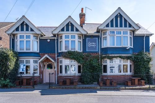 Burnham-on-Crouch Hotel | The Oyster Smack