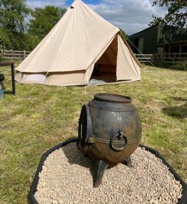 Fangfoss House | The Paddock Glamping - Clover 2