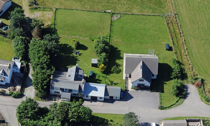 Brora House | The Paddock is by the 12th Tee of Brora GC and 100 yards from the beach