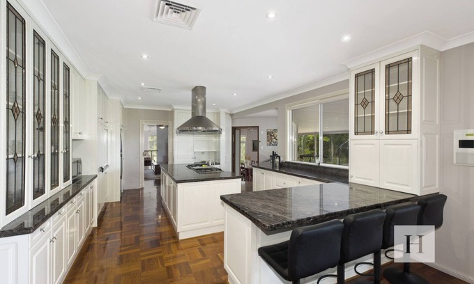 Jilliby House | The Palms - Rural Home w/Pool