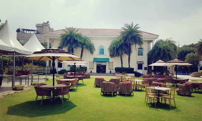 Sushant Lok Hotel | The Palms - Town & Country Club