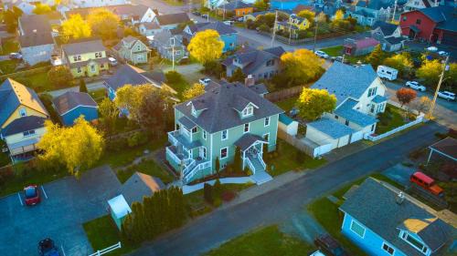 Ilwaco Bed & Breakfast | The Pearl Inn Bed and Breakfast