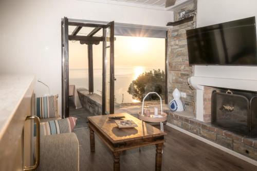 Papa Nero House | The Pelion Sunrise