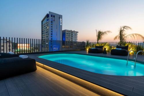 Larnaca Apartment | The Penthouse - 3BR Seaview with Private Pool in Larnaca