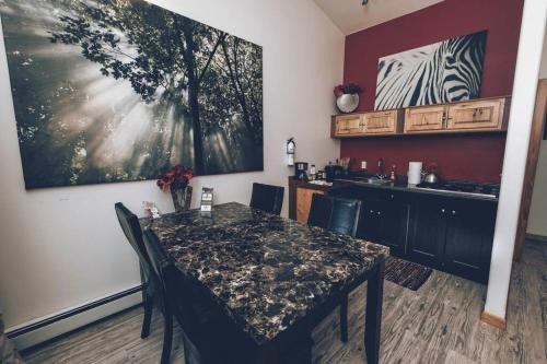 Crestone Apartment | The Penthouse