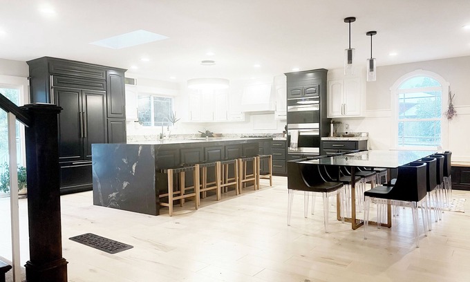 Mapleton House | The perfect family get-together home! 1 Acre. Full of toys & fun. Near Reservoir