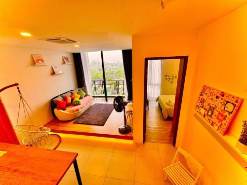 Taman Charming Apartment | The Podium Kuching Luxury 6pax 3BR HFloor Facing Aeon