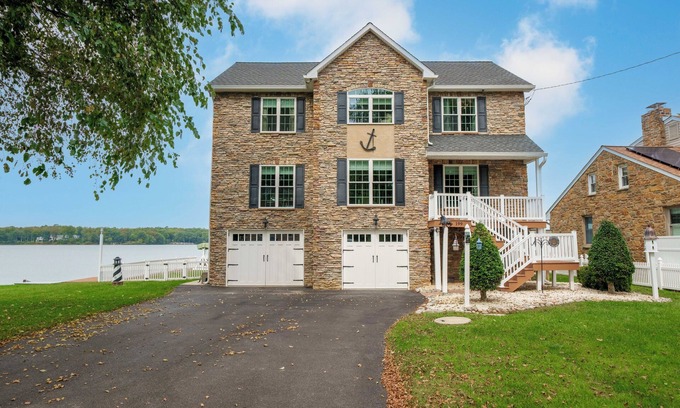 Elkton House | The Pointe is on the Elk River on the Upper Chesapeake Bay