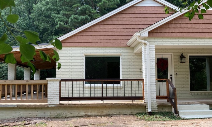 Columbus House | The Porch House is New!