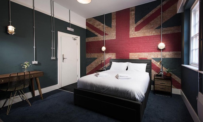 Weedon Apartment | The Quarters