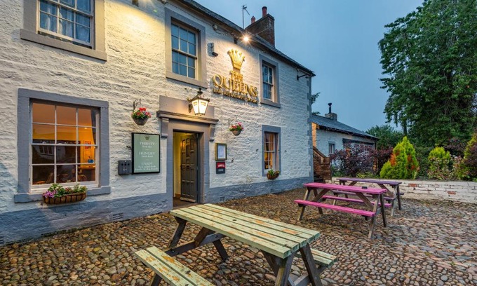Warwick-on-Eden Hotel | The Queens