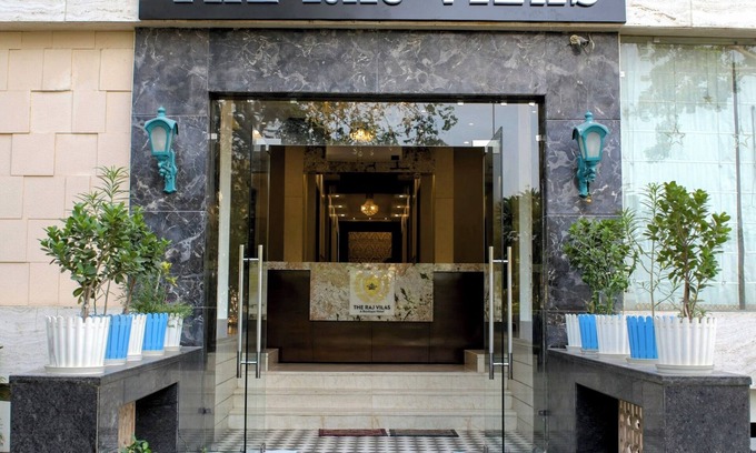 Taj Ganj Hotel | The Raj Vilas