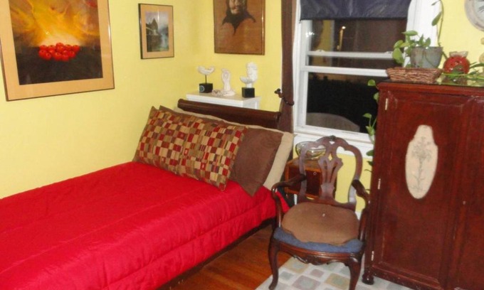 White Plains Bed & Breakfast | The Red Rooster