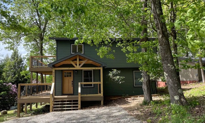 Alpine Lake House | The Refuge-lake views at Alpine Lake