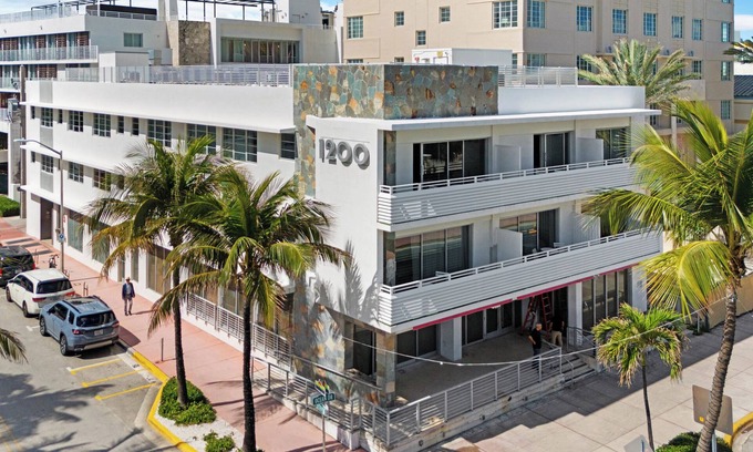 South Beach Apartment | The Residences on Ocean Drive by Roami