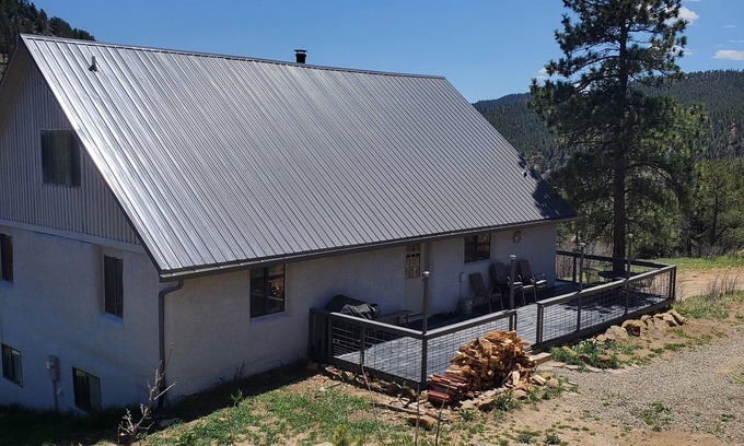 Weston House | The Restin' at Weston. Quiet, Peaceful in the Sangre De Christo Mountains