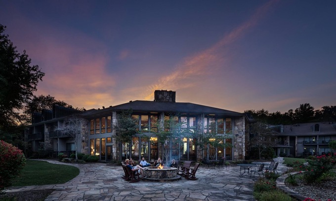 Hiawassee Hotel | The Ridges Resort on Lake Chatuge