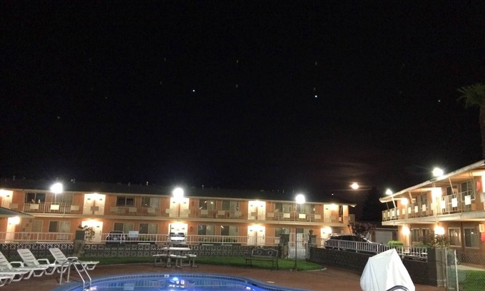 Red Bluff Hotel | The River Inn and Suites