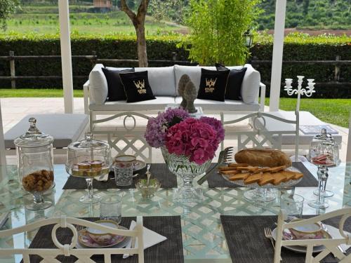 Albisano House | The Romantic Dependance in Luxury Villa