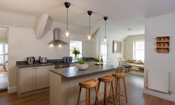 Rhoscolyn Apartment | The Roost : Two Pet-Friendly Apartments Sleeping 10 in Rhoscolyn | Managed by Anglesey Holiday Letti