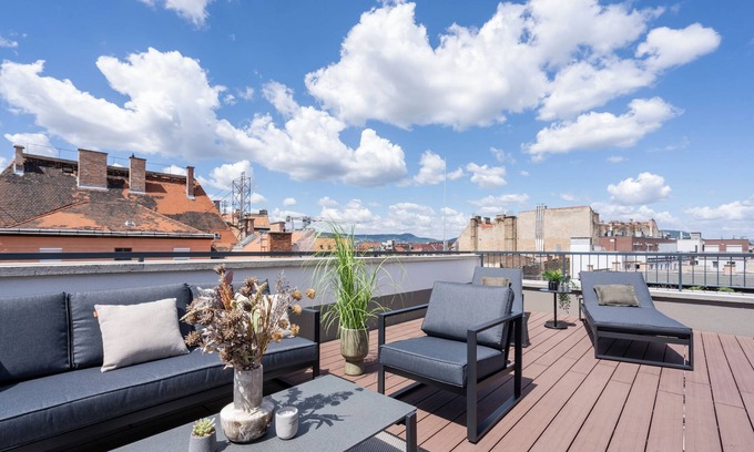 Erzsebetvaros Apartment | The Rose Garden Apartments