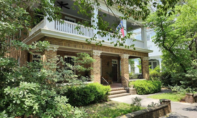 Wilmington Historic District House | The Rosemann-Historic 6-bedroom Downtown Wilmington home with many amenities