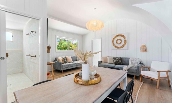 Cessnock House | The Roundhouse 4BR Home