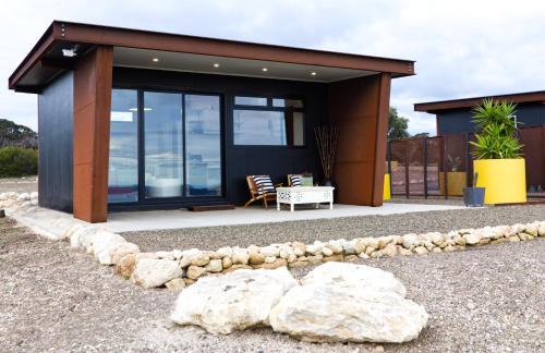 Dudley West House | The Rusty Kangaroo - Two Spectacular Ocean View Luxury Boutique Studios