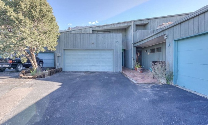 Northeast Heights House | The Sandia House - An Irvie Home