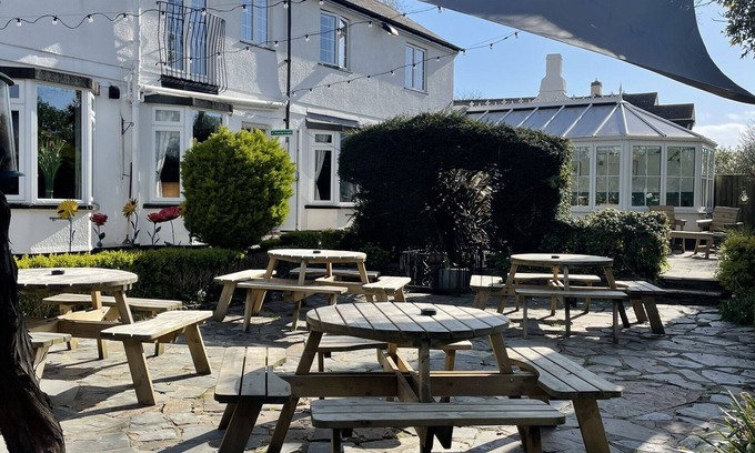 Totnes Hotel | The Sea Trout Inn