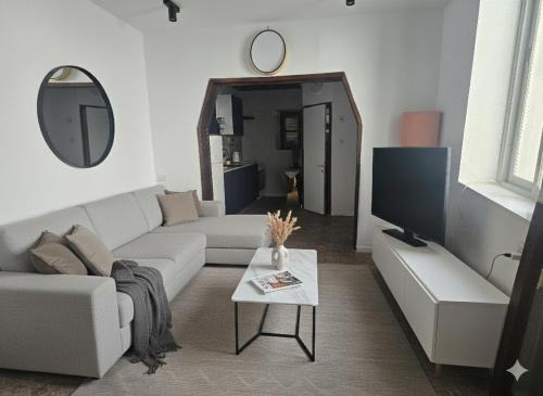 Haifa Apartment | "The Serene Colony Retreat" המפלט השקט במושבה