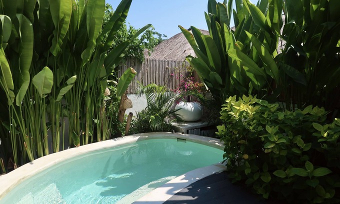 Mushroom Bay Bed & Breakfast | The Shacks at Sandy Bay