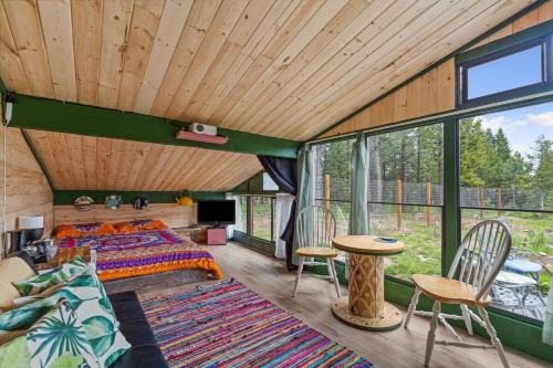 Missoula House | The Shed w Garden Views, pet friendly, Hot Tub