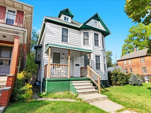 Detroit Apartment | The Sheridan Family Compound