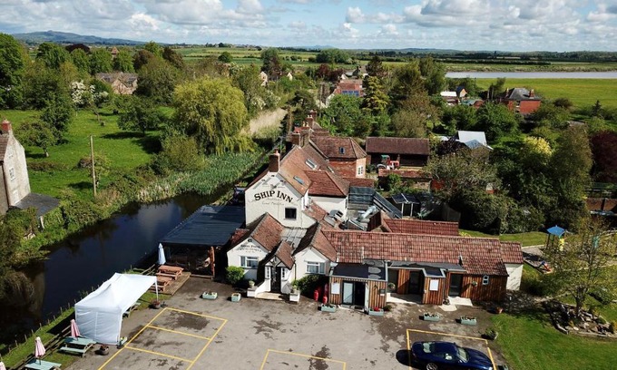 Upper Framilode Hotel | The Ship Inn - Self Catering Accommodation