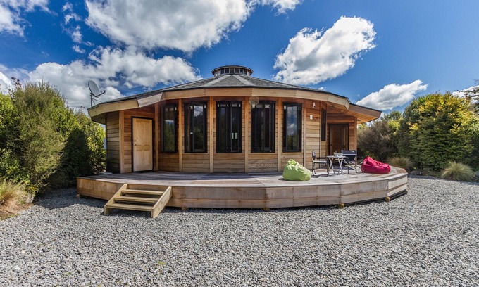 Ohakune Cottage | The Snowglobe - Ohakune Modern Yurt Style Chalet