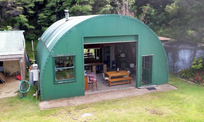 South Head House | The snug and secluded Wilson Road Magic Lodge