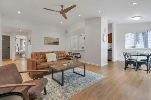 Columbus House | The Spacious Hilliard House