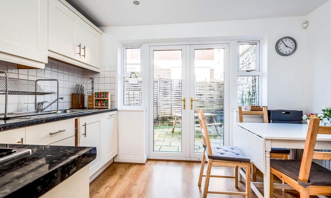 Oxford House | The St Clements Townhouse 3 Bedroom Bijou Central