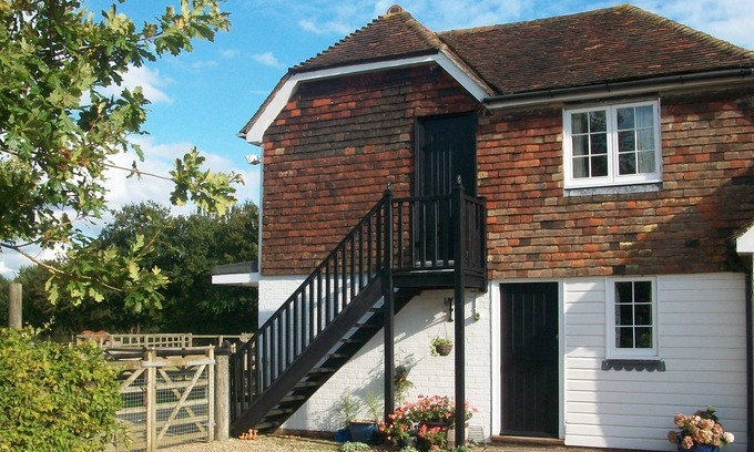 Ashford Cottage | The Stable Cottage is situated in an Idyllic Rural Location near Woodchurch.