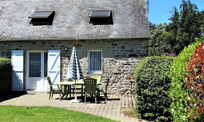 Quemeneven House | The stable, quiet house in the bay of Dournenez