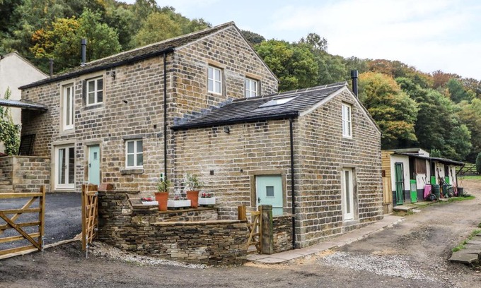 Honley House | The Stables