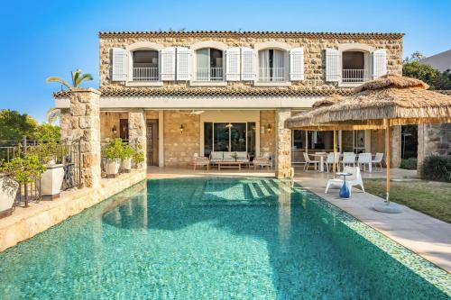 Caesarea House | The Stone Age Palace with Mamad by Sea N Rent