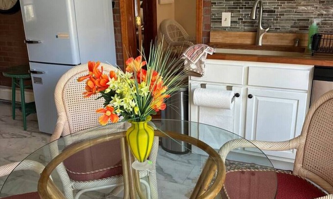 Plainville Apartment | The Sun Filled Cozy Creamery