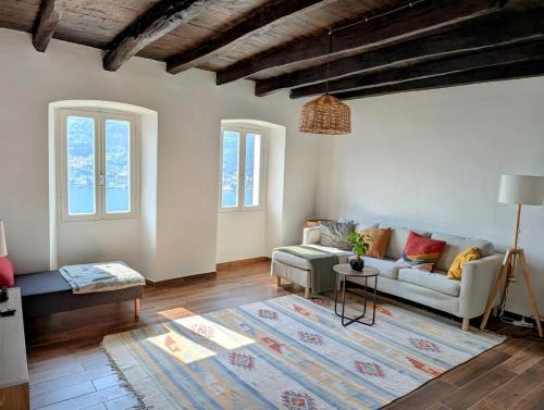 Pognana Lario House | The Sunflower of Lake Como