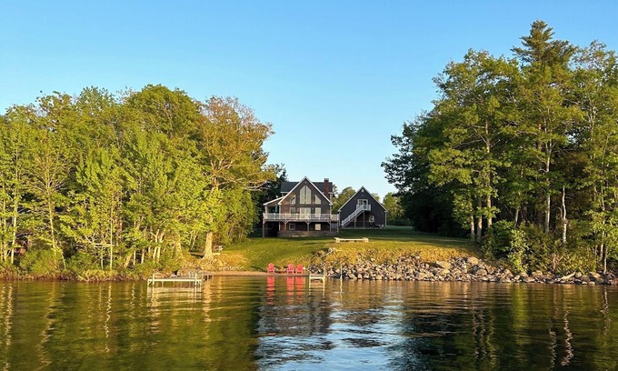 Belfast Ski Chalet | The Swan Lake House-Lakefront home with private beach