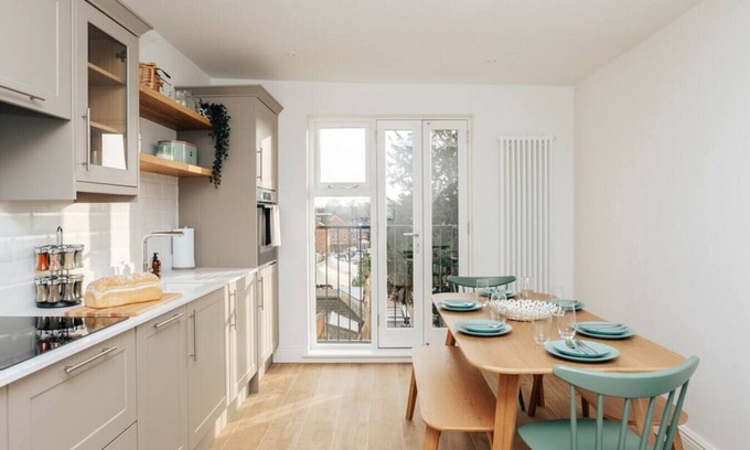 Henley-on-Thames Apartment | The Swan s Nest in Henley-on-thames