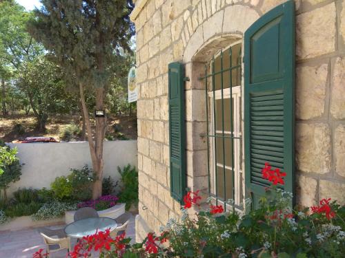 Emek Refaim Bed & Breakfast | The Templer Inn